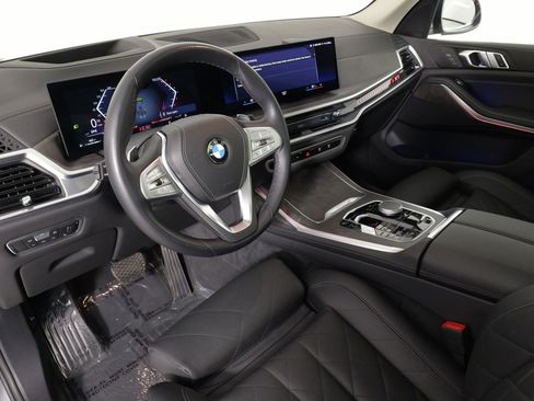 Used 2023 BMW X7 xDrive40i image 29