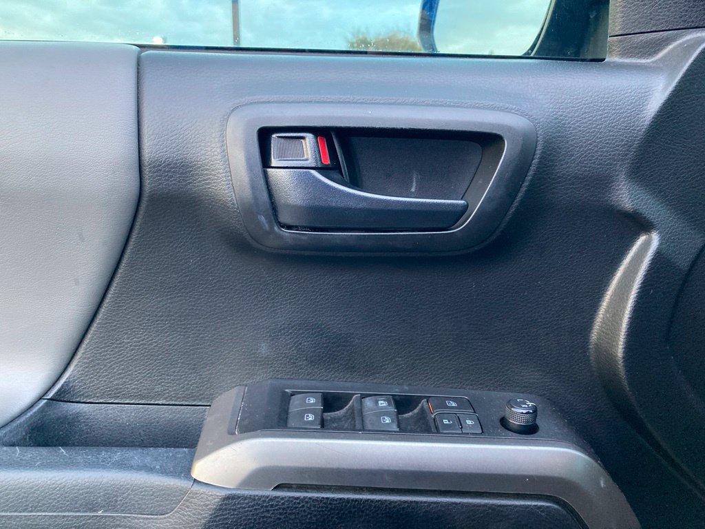 Used 2021 Toyota Tacoma SR5 RWD image 13