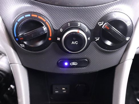 Used 2016 Hyundai Accent SE FWD image 12