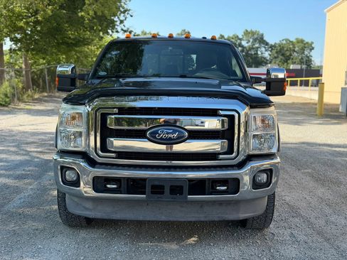 Used 2011 Ford F250 Lariat w/ Lariat Interior Pkg AWD/4WD image 2
