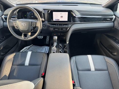 Used 2026 Toyota Camry SE FWD image 17