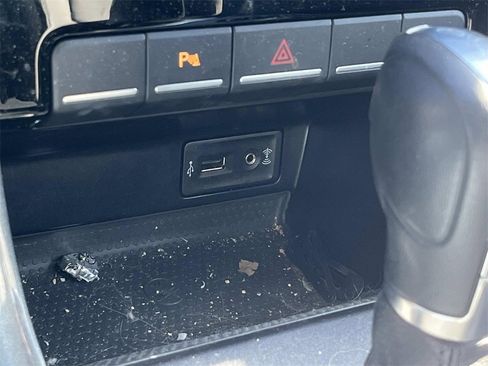 Used 2019 Volkswagen Beetle 2.0T SE image 25