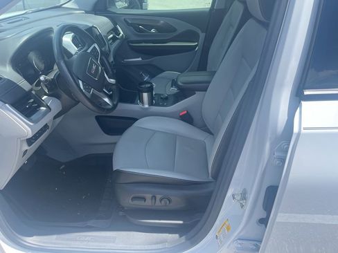 Used 2024 GMC Terrain SLT w/ Tech Package FWD image 10