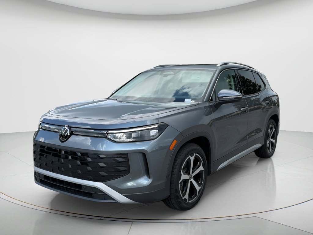 New 2026 Volkswagen Tiguan SE FWD image 1