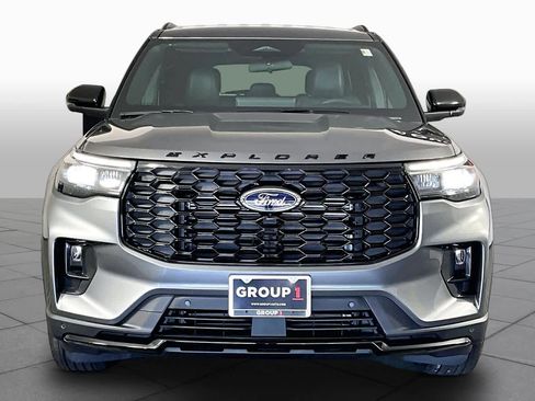 Used 2025 Ford Explorer ST-Line RWD image 4
