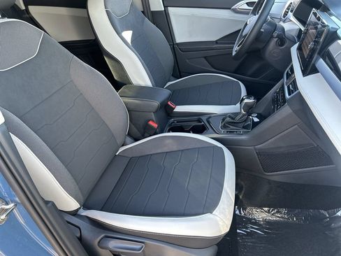 New 2026 Volkswagen Taos SE FWD image 7