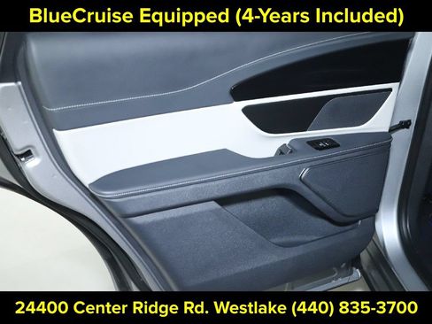 Used 2025 Lincoln Nautilus Premier AWD/4WD image 13