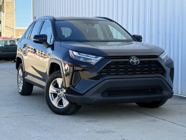 Used 2025 Toyota RAV4 XLE FWD image 2