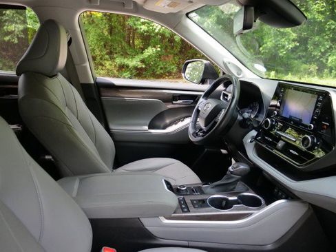 Used 2021 Toyota Highlander Limited AWD/4WD image 44