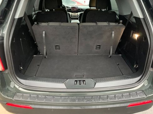 Used 2022 Ford Explorer XLT w/ Class IV Trailer Tow Package image 17