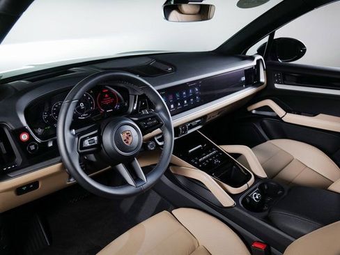 Certified 2026 Porsche Cayenne AWD/4WD image 19