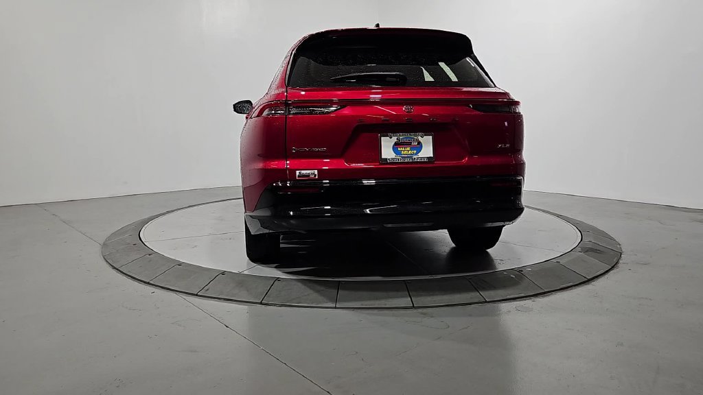 Used 2025 Toyota Crown Signia AWD/4WD image 4