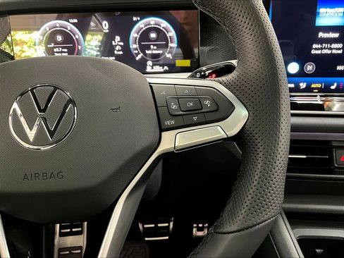 New 2026 Volkswagen Tiguan SE R-Line image 18