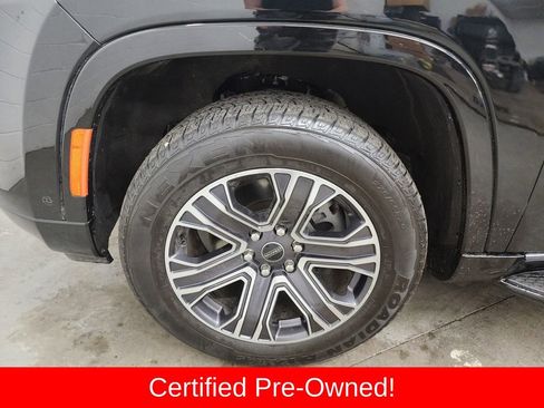 Certified 2025 Jeep Wagoneer Series II AWD/4WD image 37