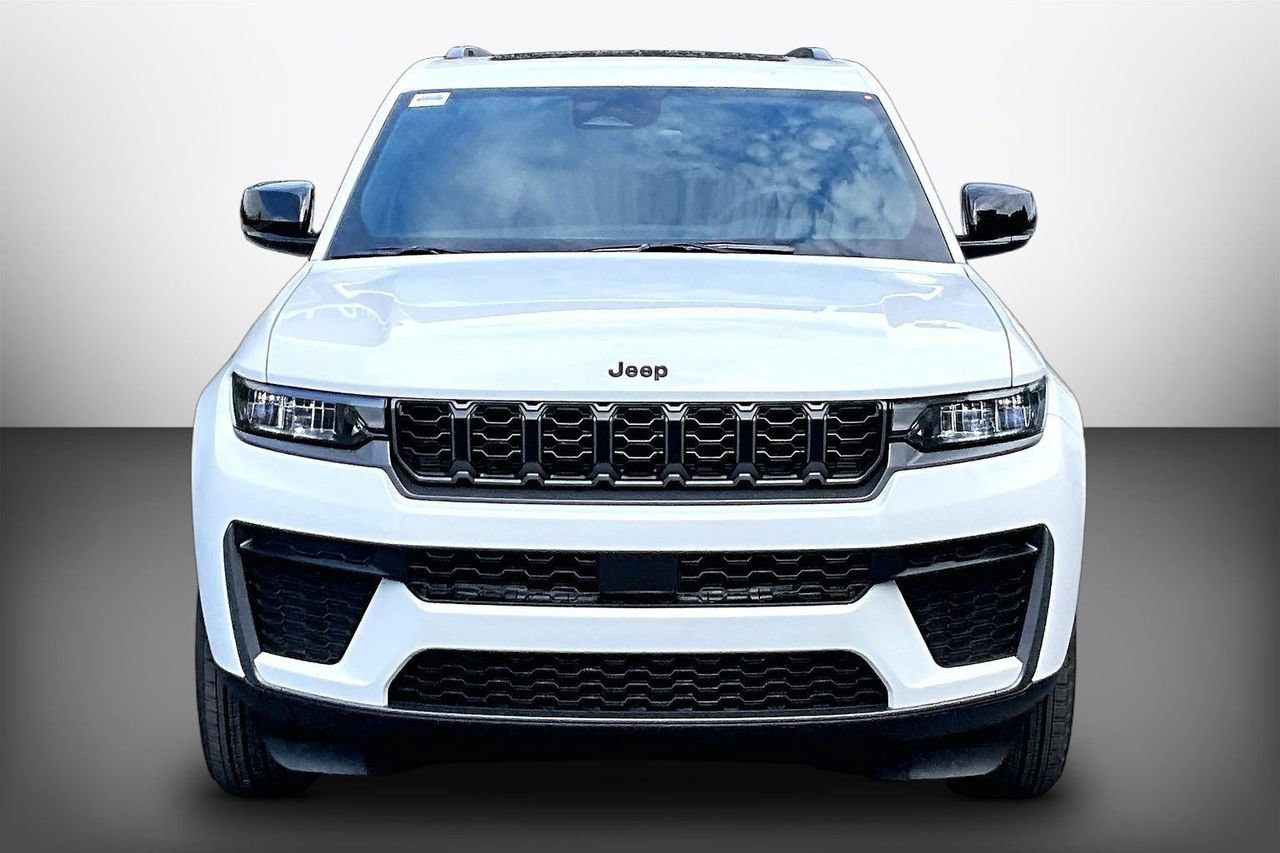 New 2027 Jeep Grand Cherokee Altitude AWD/4WD image 3