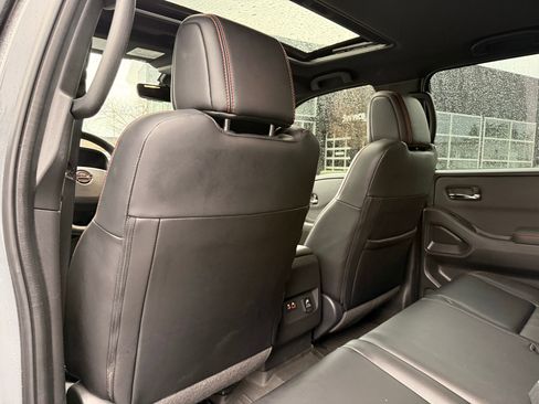 Used 2024 Nissan Frontier PRO-4X w/ Pro Premium Package image 38