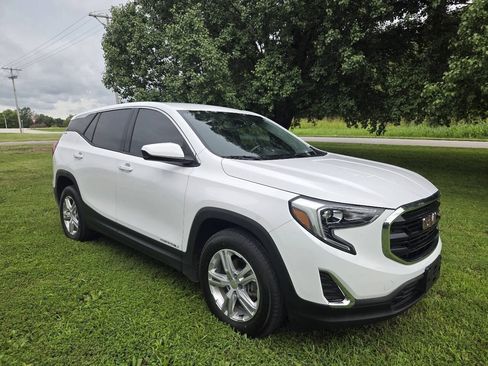 Used 2018 GMC Terrain SLE FWD image 2