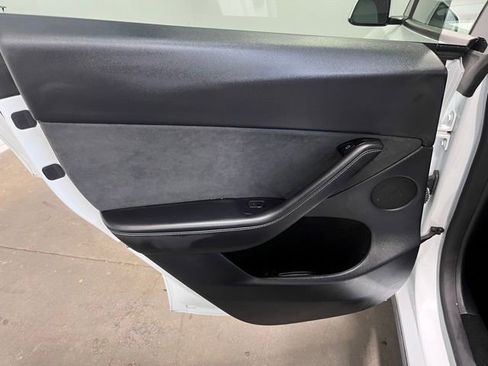 Used 2024 Tesla Model Y Long Range image 16