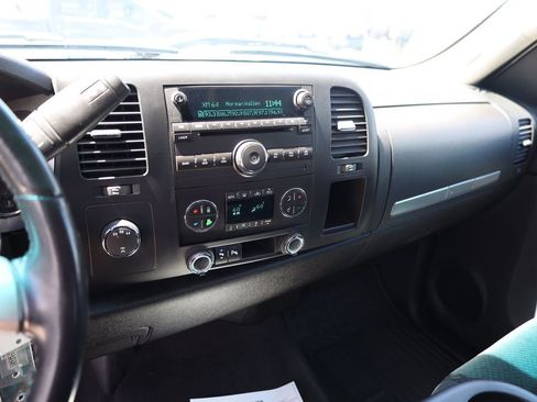 Used 2007 Chevrolet Silverado 2500 LT w/ 1LT Convenience Package AWD/4WD image 15