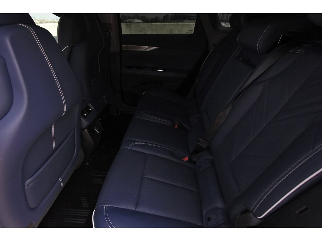 Certified 2025 Cadillac Optiq Sport 2 AWD/4WD image 7