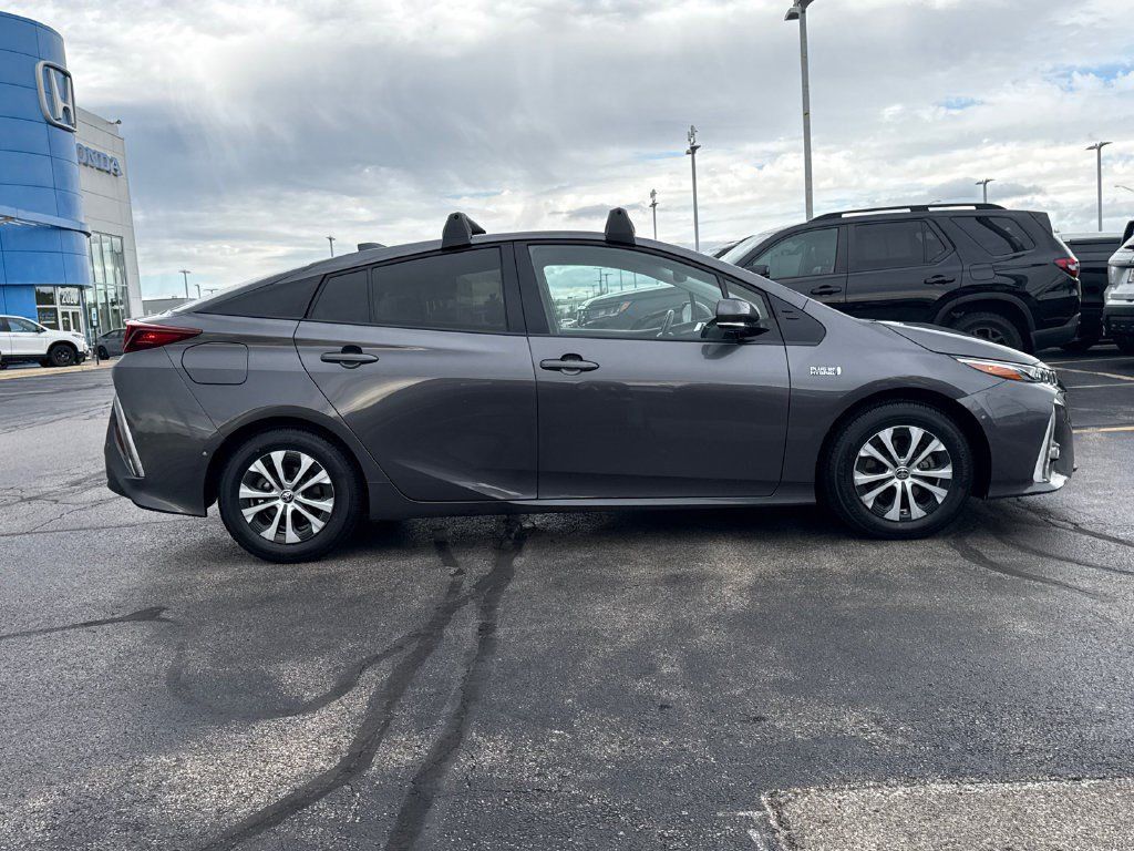 Used 2020 Toyota Prius Prime Limited FWD image 12