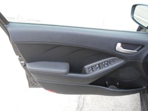 Used 2016 Kia Forte LX image 10