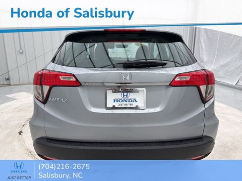 Certified 2022 Honda HR-V LX image 7