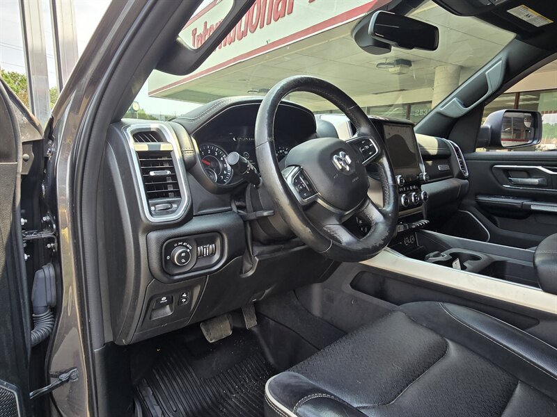 Used 2019 RAM 1500 Laramie w/ Sport Appearance Package AWD/4WD image 10