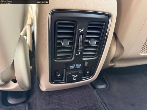 Used 2016 Jeep Grand Cherokee Limited AWD/4WD image 14