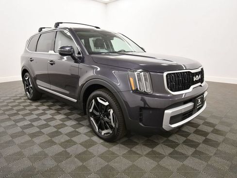 Certified 2025 Kia Telluride EX w/ EX Captain's Chair Package AWD/4WD image 10