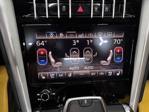 Used 2019 Lamborghini Urus AWD/4WD image 19