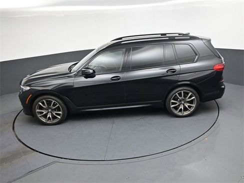 Used 2021 BMW X7 M50i image 21