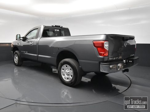 Used 2017 Nissan Titan SV AWD/4WD image 5