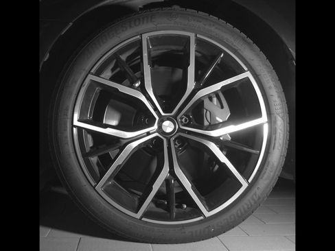 Used 2021 BMW M550i xDrive w/ Dynamic Handling Package AWD/4WD image 10