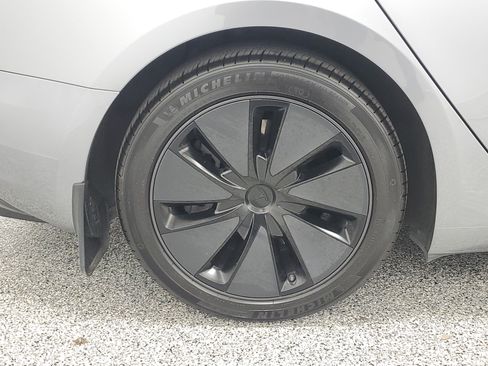 Used 2025 Tesla Model 3 Long Range RWD image 8