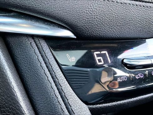 Used 2022 Cadillac XT5 Premium Luxury FWD image 24