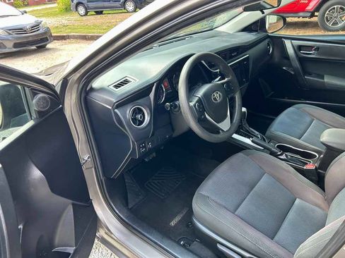 Used 2017 Toyota Corolla LE FWD image 8