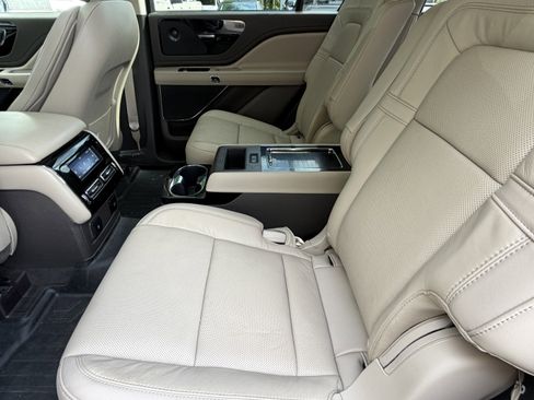Used 2023 Lincoln Aviator Reserve w/ Equipment Group 201A AWD/4WD image 35