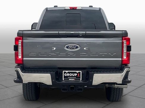 Used 2025 Ford F250 Lariat w/ Chrome Package image 5