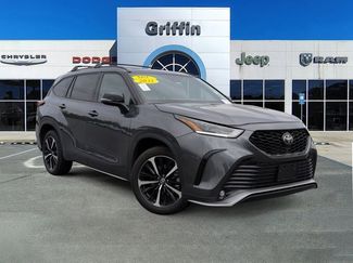 Used 2021 Toyota Highlander XSE video 1
