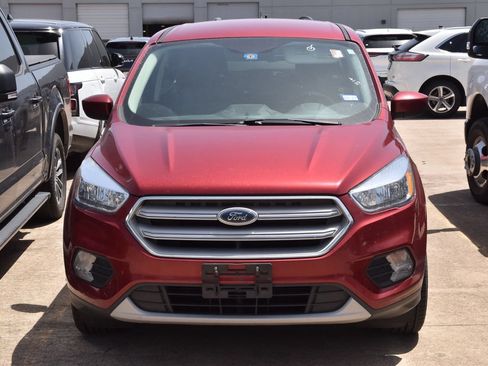 Used 2019 Ford Escape SE FWD image 3