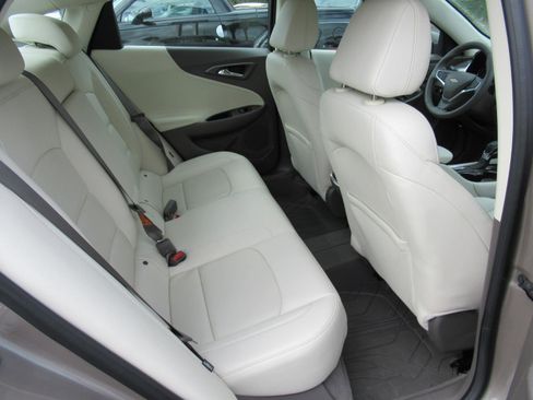 Used 2023 Chevrolet Malibu LT image 29