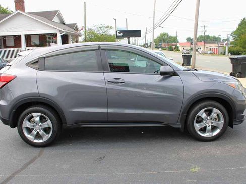 Used 2017 Honda HR-V LX image 5