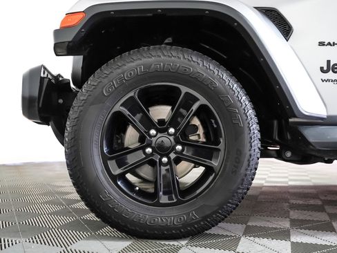 Used 2019 Jeep Wrangler Unlimited Sahara image 6