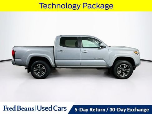 Used 2019 Toyota Tacoma TRD Sport w/ Technology Package AWD/4WD image 10