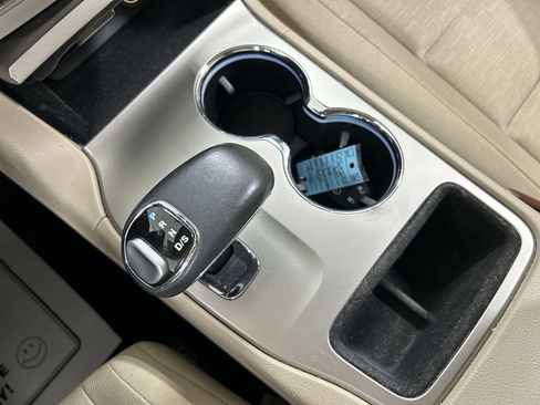 Used 2014 Jeep Grand Cherokee Laredo w/ Quick Order Package 23E AWD/4WD image 16