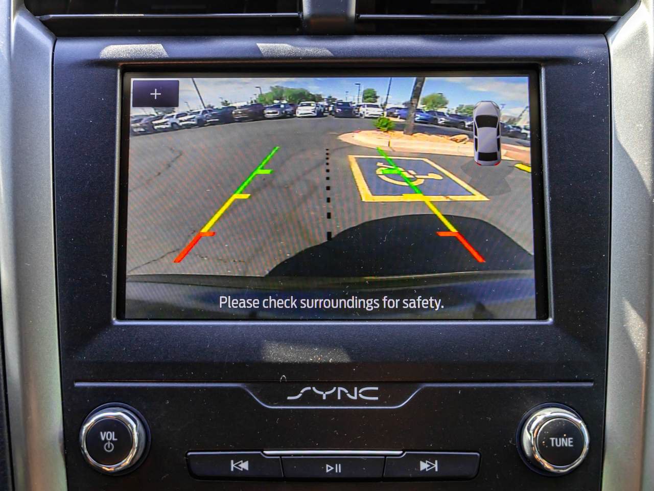 Used 2020 Ford Fusion SE FWD image 15