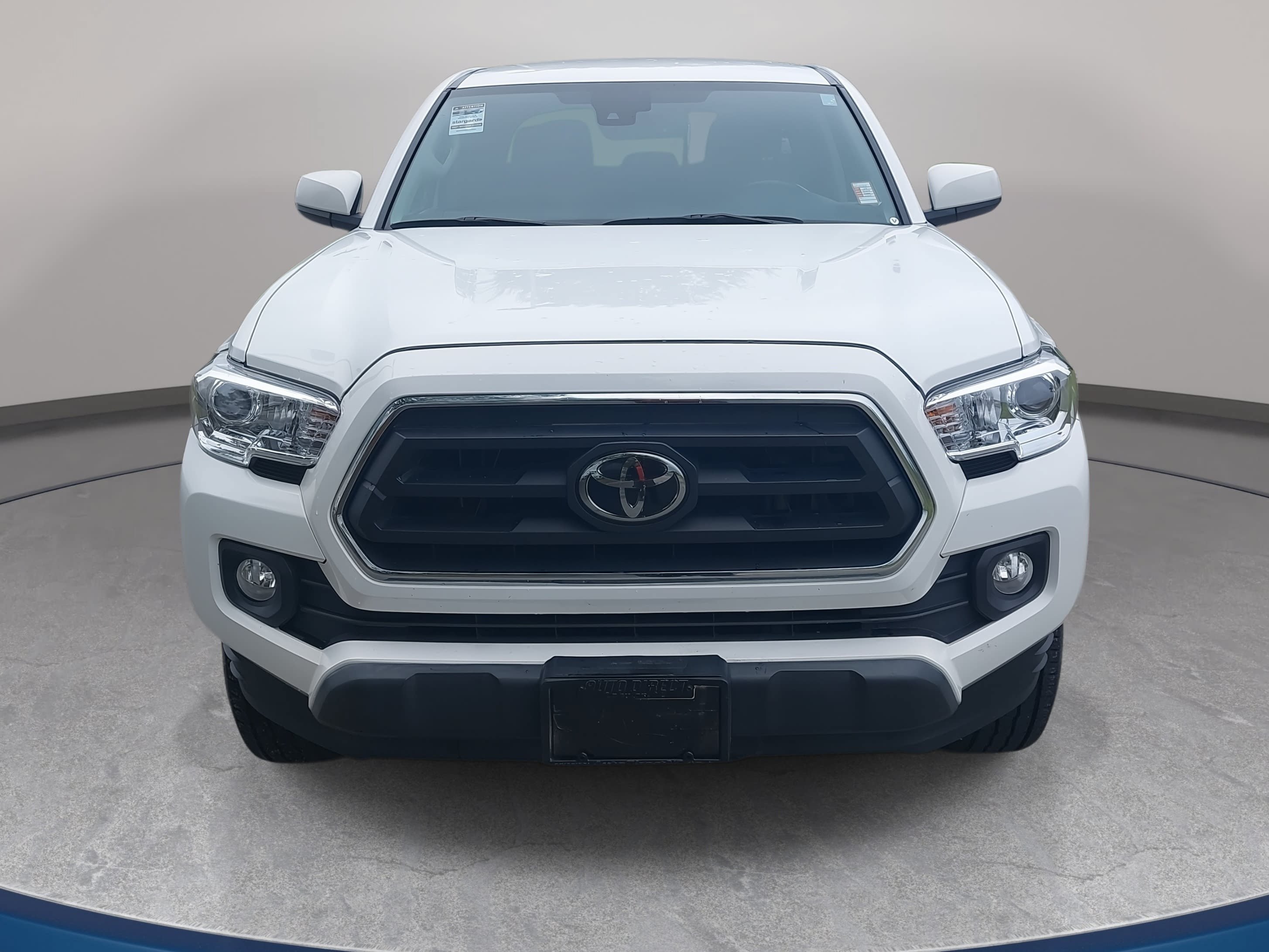 Used 2023 Toyota Tacoma SR5 RWD image 2