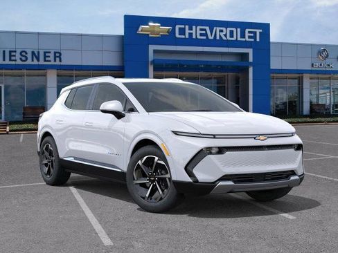 New 2025 Chevrolet Equinox EV LT image 7