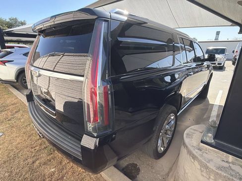 Used 2018 Cadillac Escalade ESV Premium Luxury AWD/4WD image 3